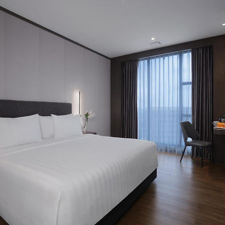 Готель Harper Premier Nagoya Batam Екстер'єр фото