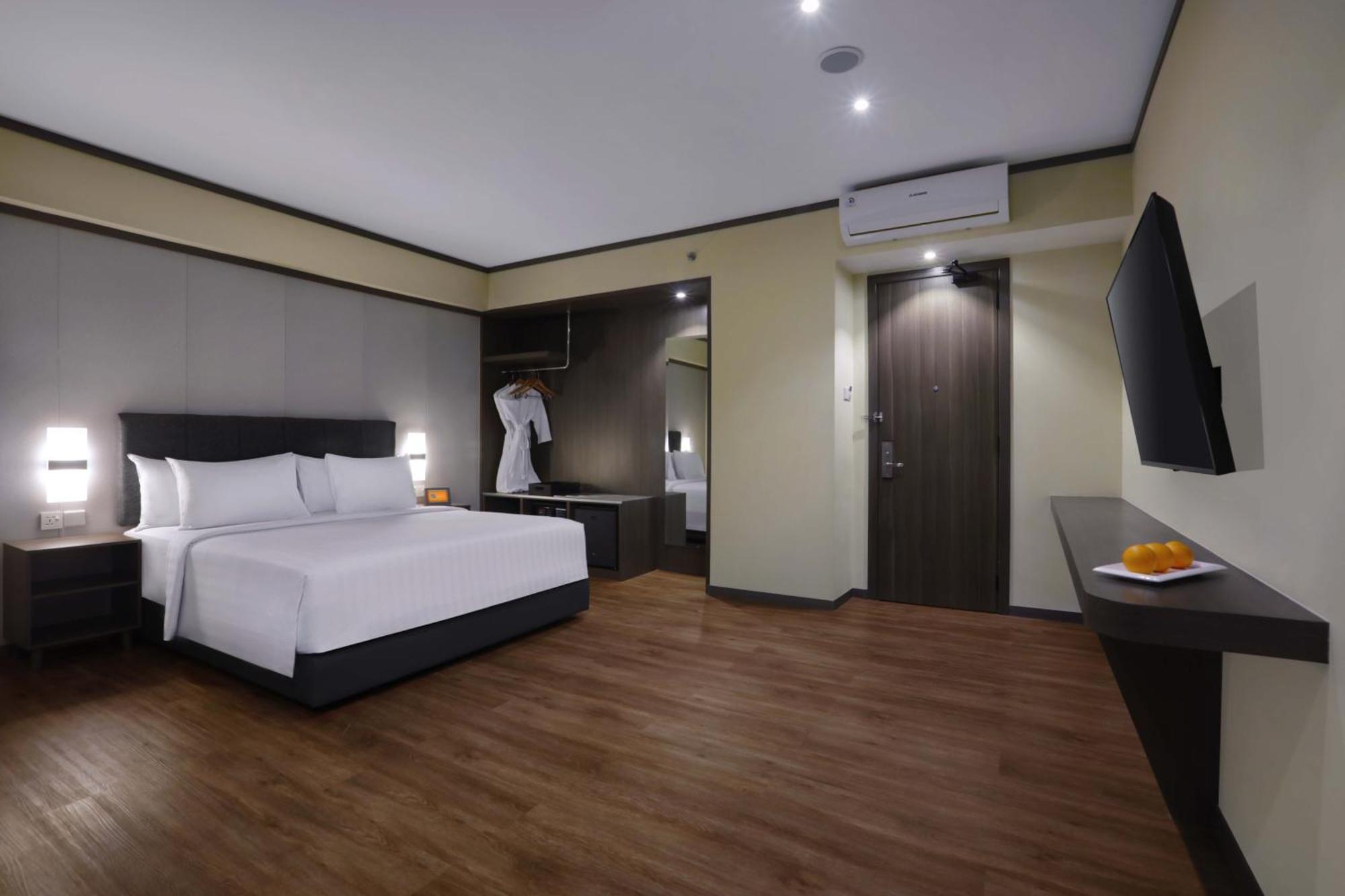 Готель Harper Premier Nagoya Batam Екстер'єр фото