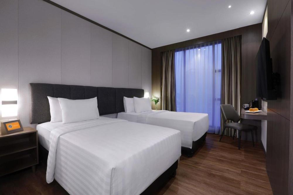 Готель Harper Premier Nagoya Batam Екстер'єр фото