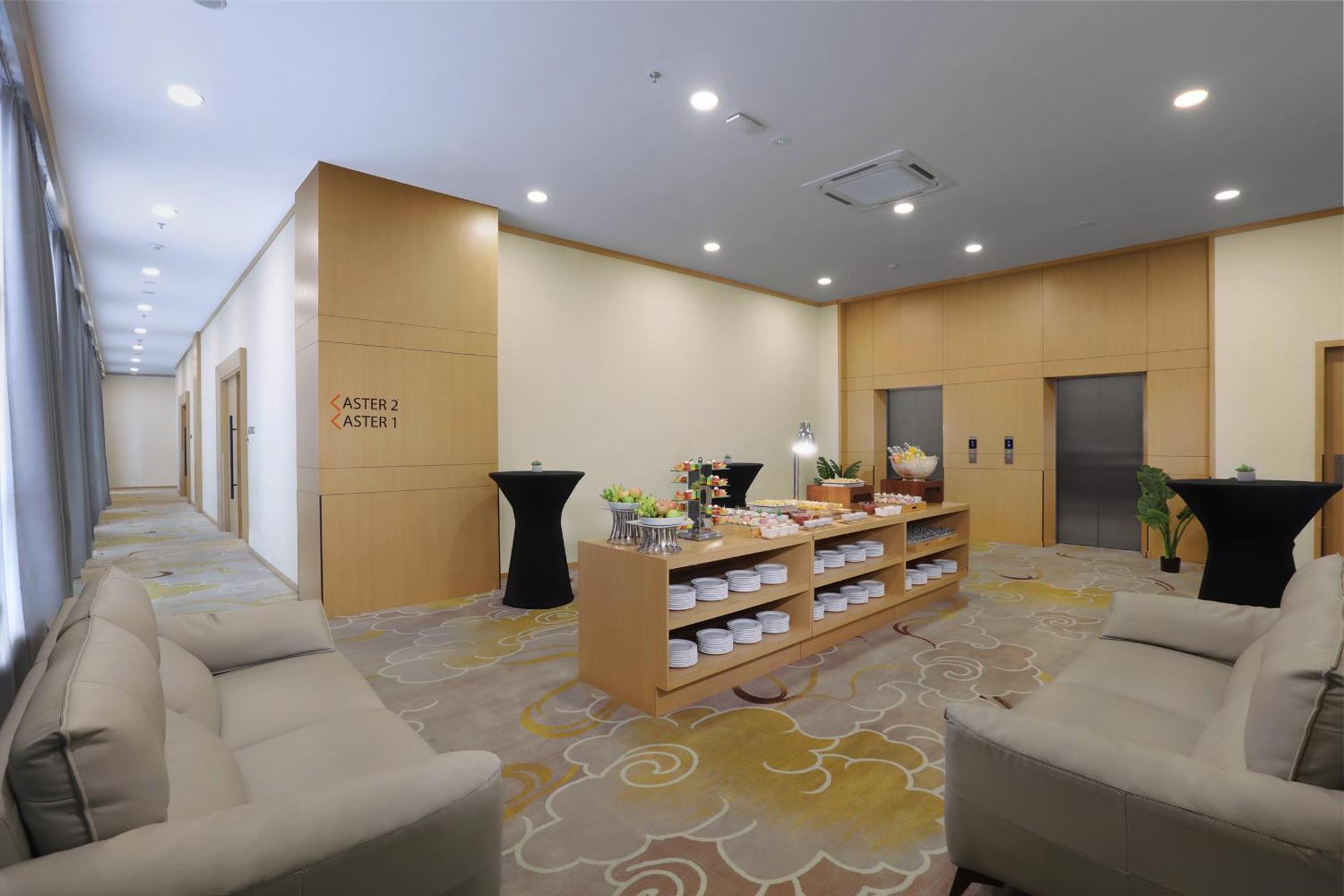 Готель Harper Premier Nagoya Batam Екстер'єр фото