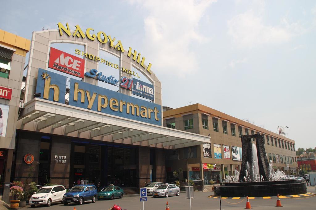 Готель Harper Premier Nagoya Batam Екстер'єр фото